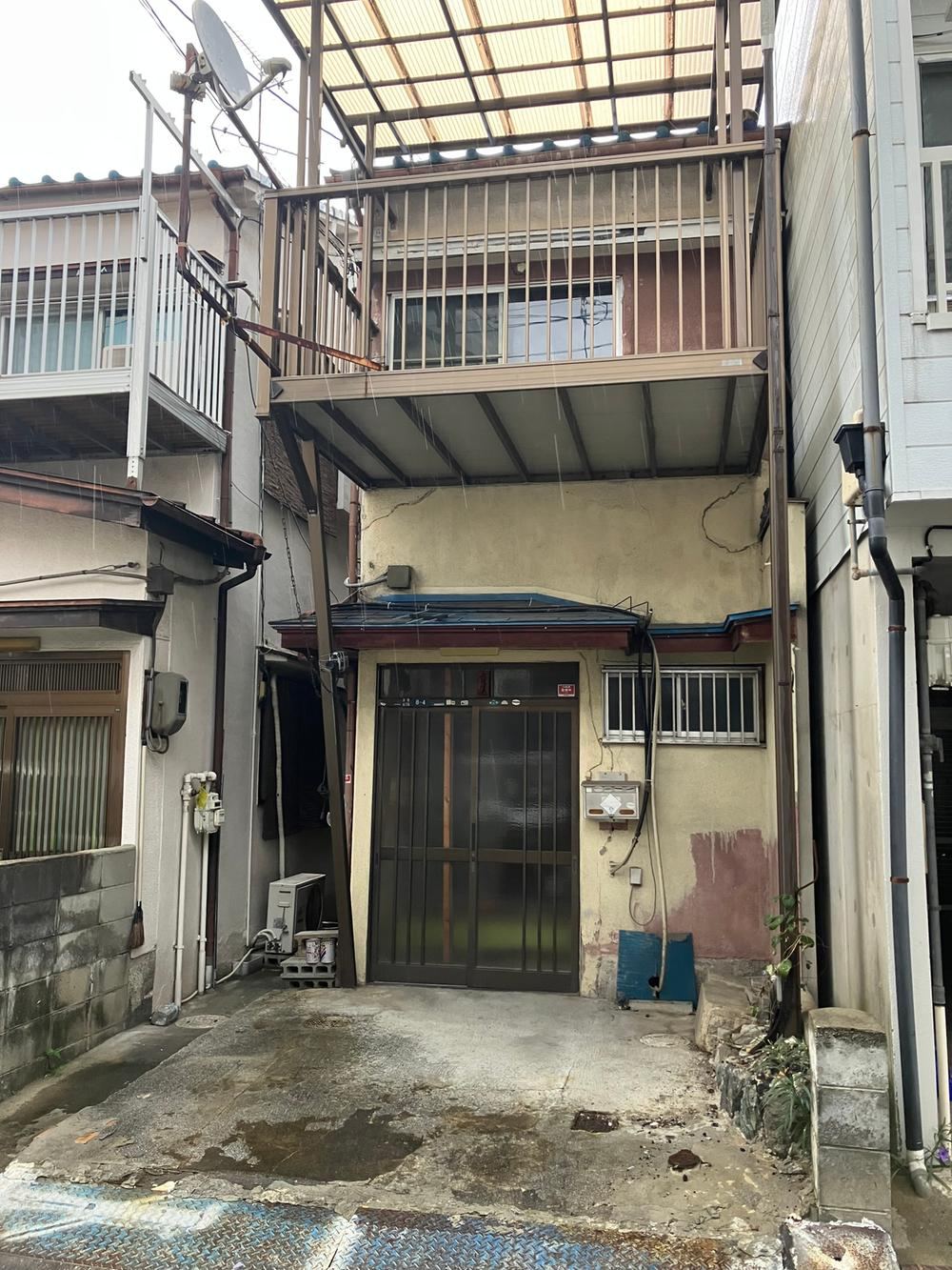 3DK house in Daito, Osaka - Photo 1