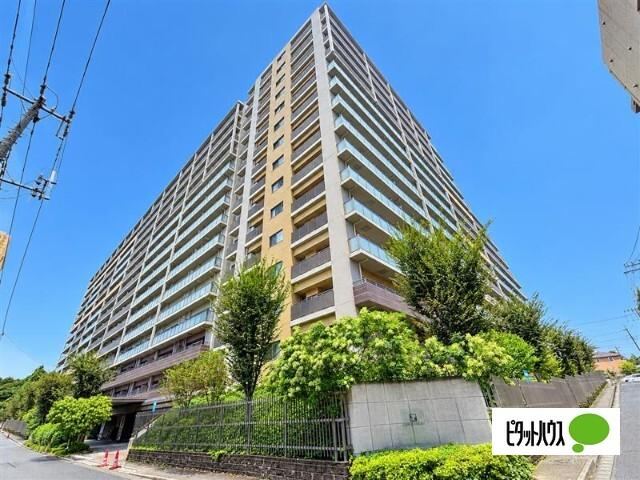 4LDK apartment in Matsudo, Chiba - Photo 1