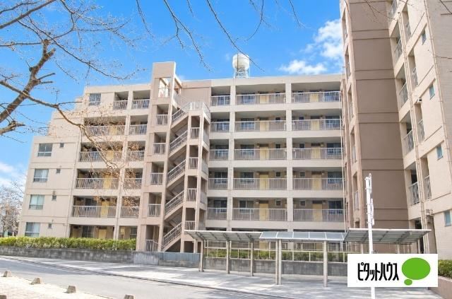 2LDK apartment in Hino, Tokyo - Photo 1