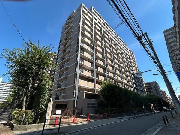 3LDK apartment in Yodogawa Ward, Osaka - Photo 1