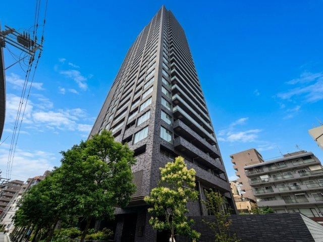 3LDK apartment in Tennoji Ward, Osaka - Photo 1