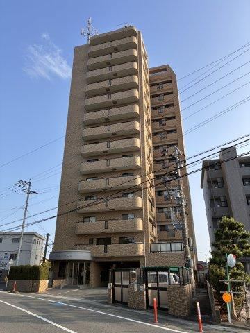 3LDK apartment in Kurume, Fukuoka - Photo 1
