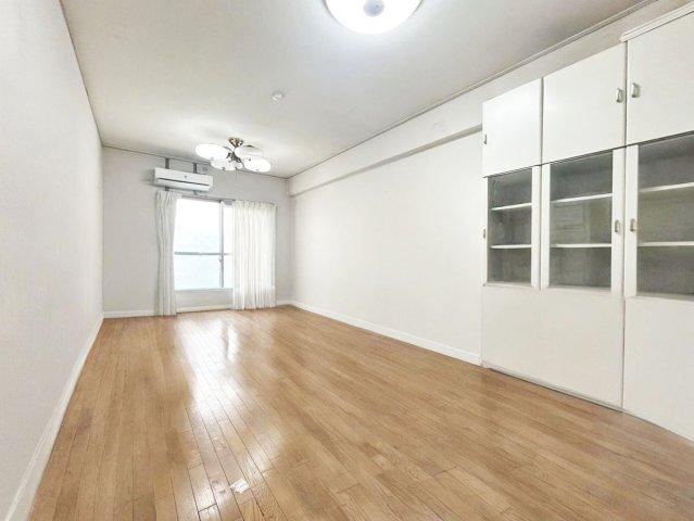 3LDK apartment in Suminoe Ward, Osaka - Photo 1