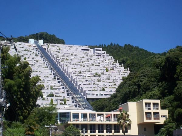 1LDK apartment in Atami, Shizuoka - Photo 1
