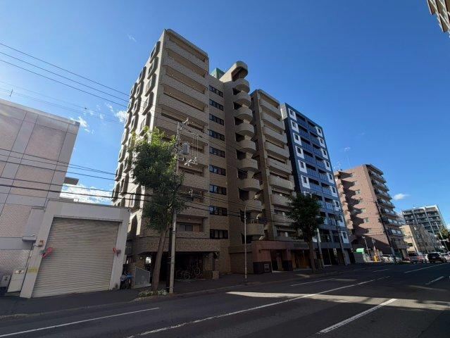 3LDK apartment in Chuo Ward, Sapporo, Hokkaido - Photo 1