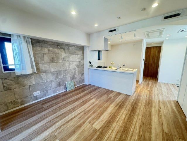 2LDK apartment in Chuo Ward, Tokyo - Photo 1