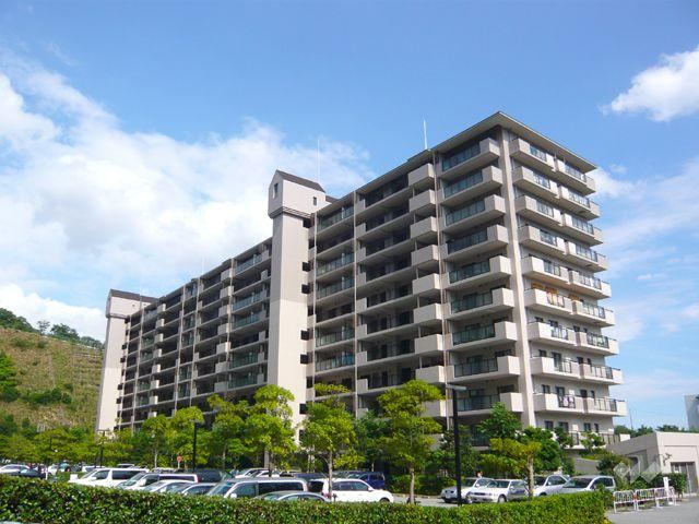 4LDK apartment in Takarazuka, Hyogo - Photo 1