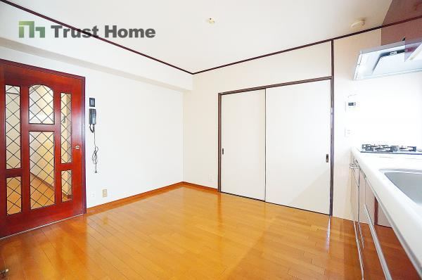 2LDK apartment in Nada Ward, Kobe, Hyogo - Photo 1
