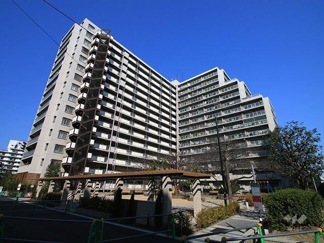 4LDK apartment in Yodogawa Ward, Osaka - Photo 1