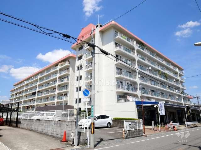 2LDK apartment in Takatsuki, Osaka - Photo 1