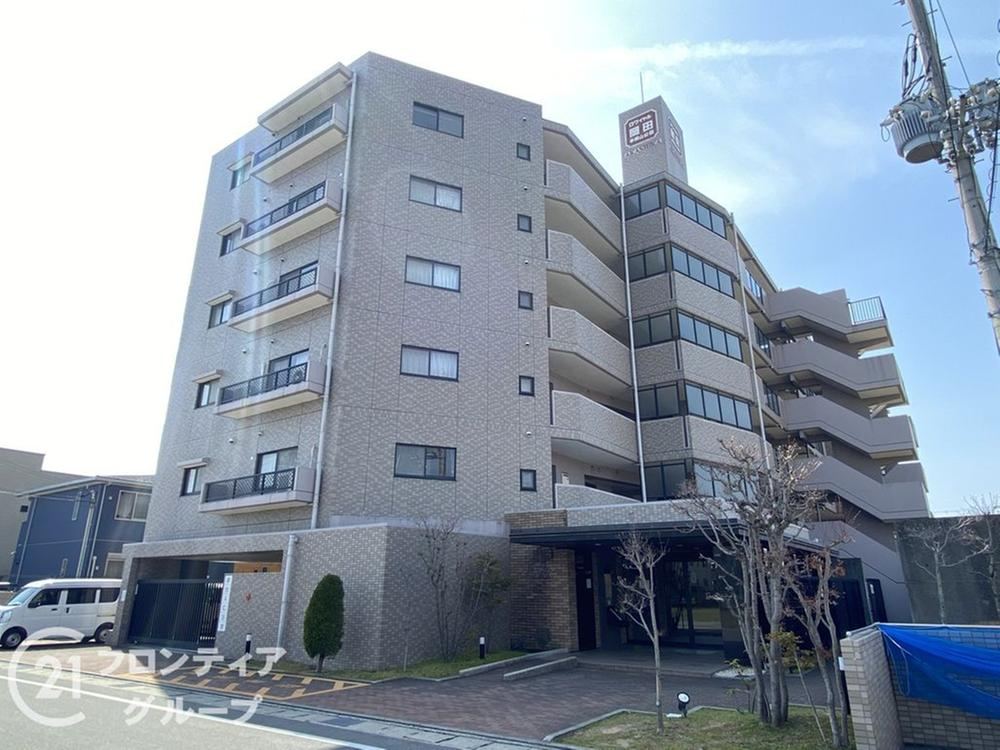 4LDK apartment in Himeji, Hyogo - Photo 1