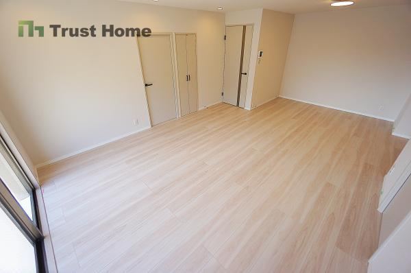 4LDK apartment in Suita, Osaka - Photo 1