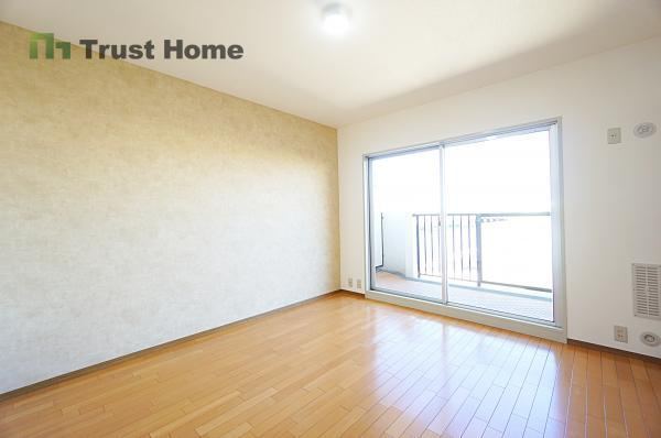 3DK apartment in Nishiyodogawa Ward, Osaka - Photo 1