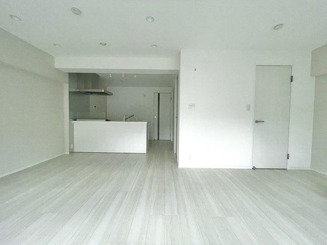 2LDK apartment in Koto Ward, Tokyo - Photo 1