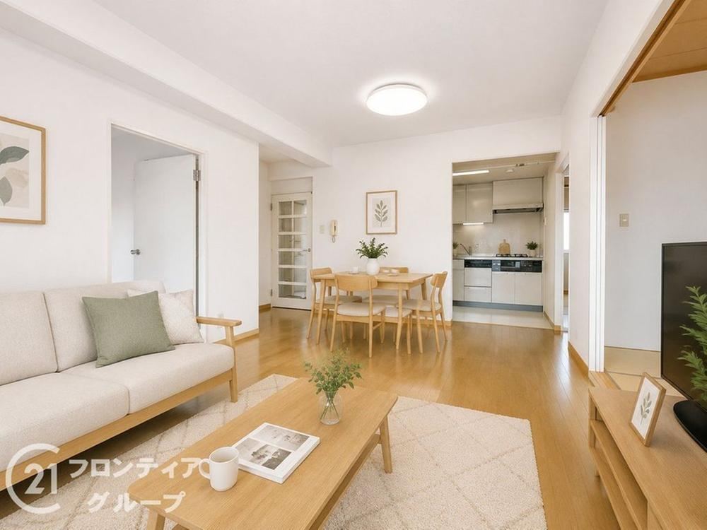 4LDK apartment in Hirakata, Osaka - Photo 1