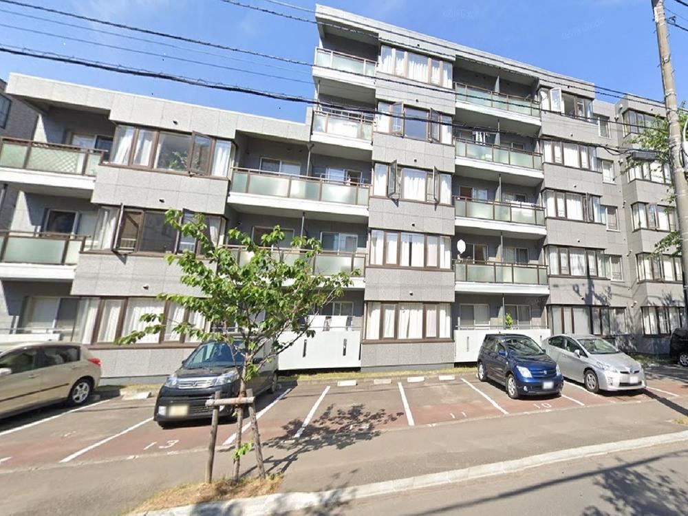 4LDK apartment in Chuo Ward, Sapporo, Hokkaido - Photo 1