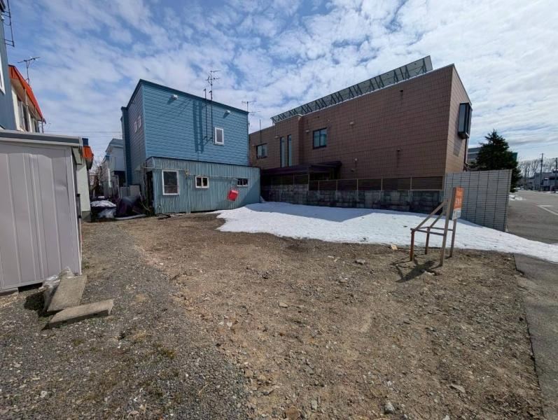 122 m² land in Kita Ward, Sapporo, Hokkaido - Photo 1