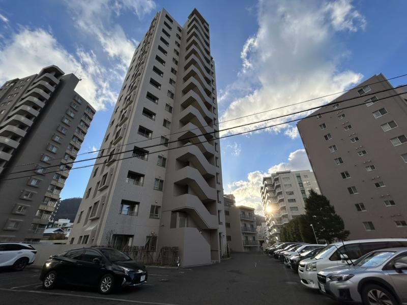 3LDK apartment in Chuo Ward, Sapporo, Hokkaido - Photo 1