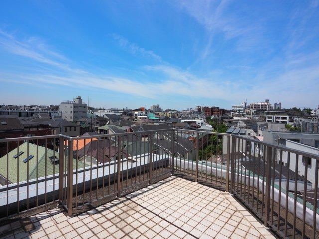 3LDK apartment in Meguro Ward, Tokyo - Photo 1