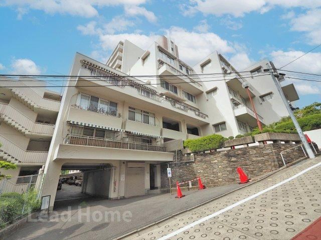 2LDK apartment in Meguro Ward, Tokyo - Photo 1