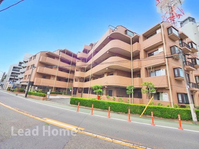 3LDK apartment in Meguro Ward, Tokyo - Photo 1