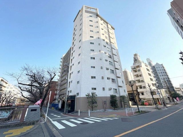 2LDK apartment in Meguro Ward, Tokyo - Photo 1