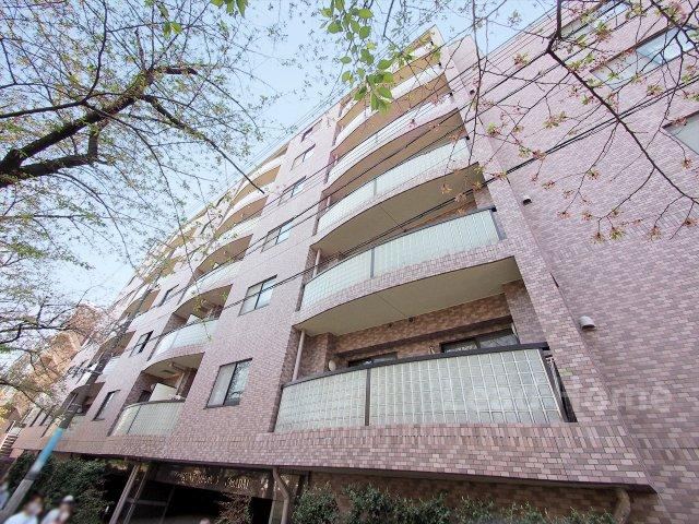 2LDK apartment in Meguro Ward, Tokyo - Photo 1