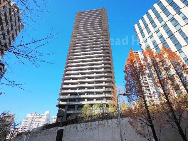 2LDK+S apartment in Shinagawa Ward, Tokyo - Photo 1
