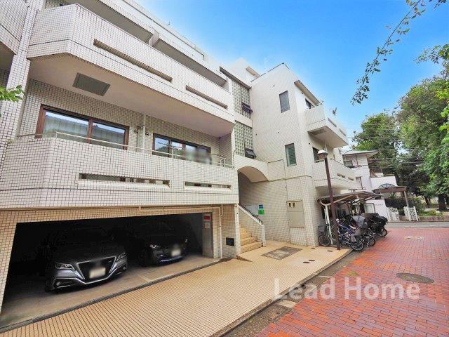 4LDK+S apartment in Shinagawa Ward, Tokyo - Photo 1
