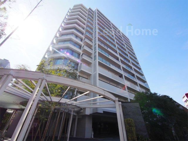 2LDK apartment in Minato Ward, Tokyo - Photo 1