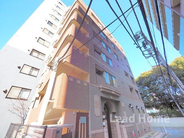 2LDK apartment in Minato Ward, Tokyo - Photo 1