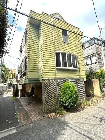 4LDK+S house in Minato Ward, Tokyo - Photo 1