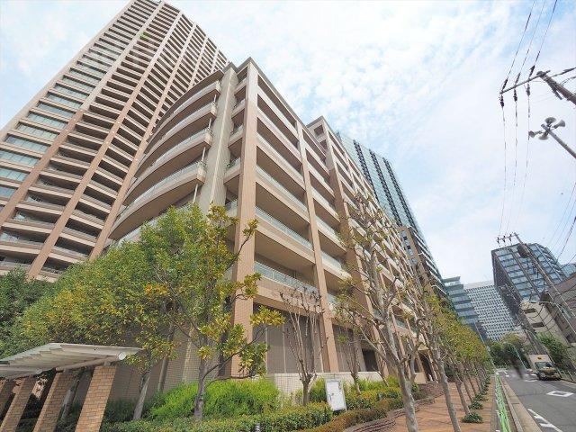 3LDK apartment in Minato Ward, Tokyo - Photo 1