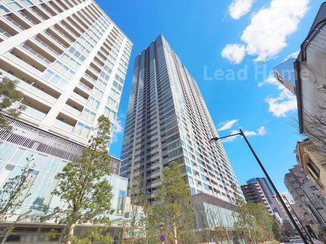 2LDK apartment in Minato Ward, Tokyo - Photo 1