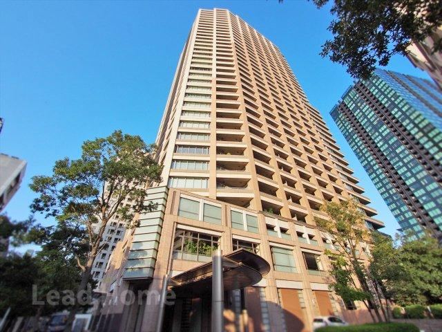 2LDK apartment in Minato Ward, Tokyo - Photo 1