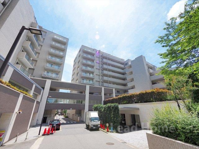 2LDK apartment in Setagaya Ward, Tokyo - Photo 1