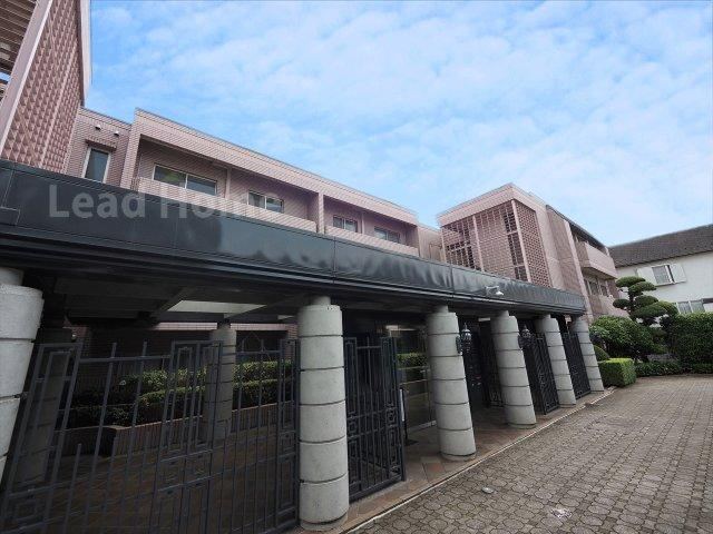 3LDK apartment in Setagaya Ward, Tokyo - Photo 1
