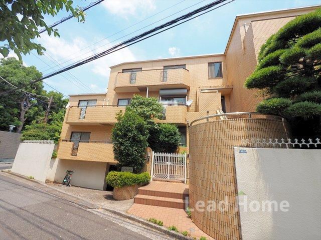 4LDK apartment in Shibuya Ward, Tokyo - Photo 1