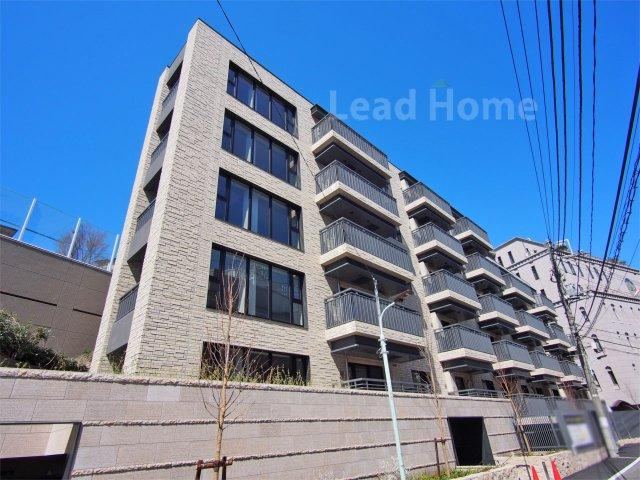 2LDK apartment in Shibuya Ward, Tokyo - Photo 1