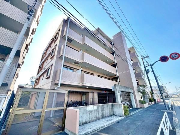 3LDK apartment in Hino, Tokyo - Photo 1