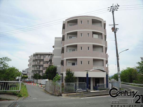 3LDK+S apartment in Yamatotakada, Nara - Photo 1