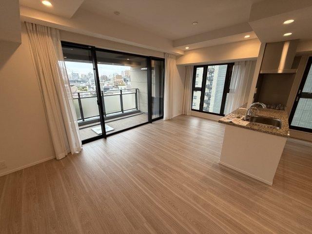 2LDK apartment in Minato Ward, Tokyo - Photo 1