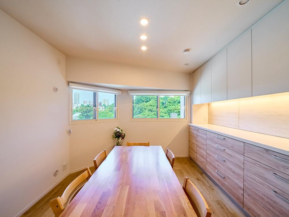 2LDK apartment in Minato Ward, Tokyo - Photo 1