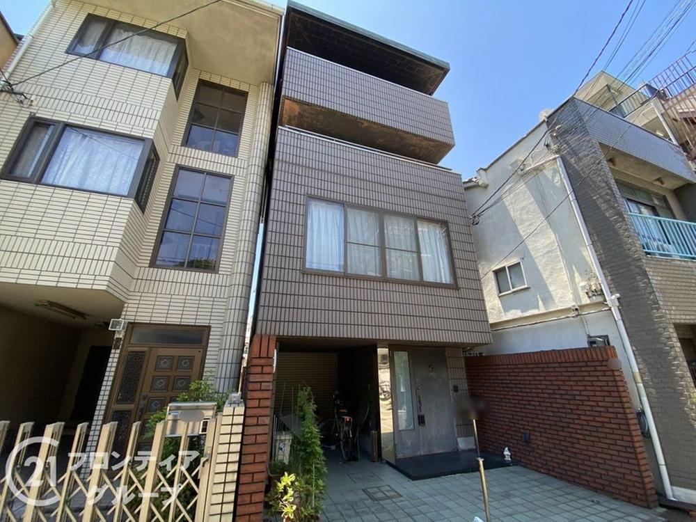 5LDK house in Higashisumiyoshi Ward, Osaka - Photo 1