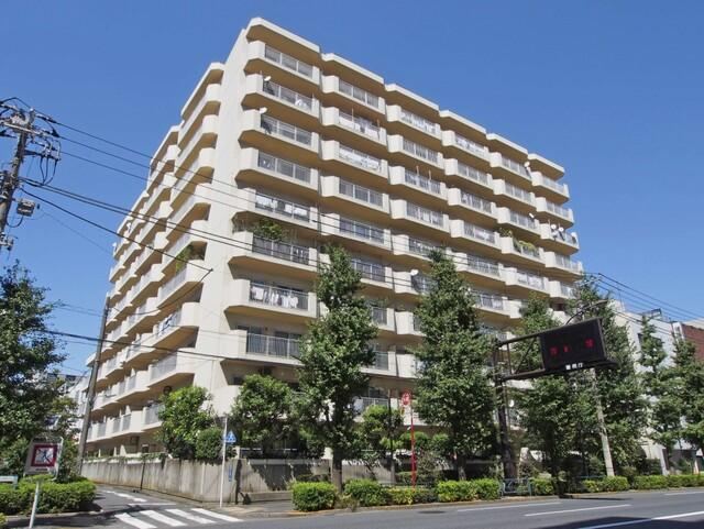3LDK apartment in Shinagawa Ward, Tokyo - Photo 1