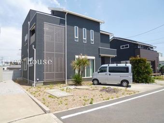 4LDK+S house in Midori