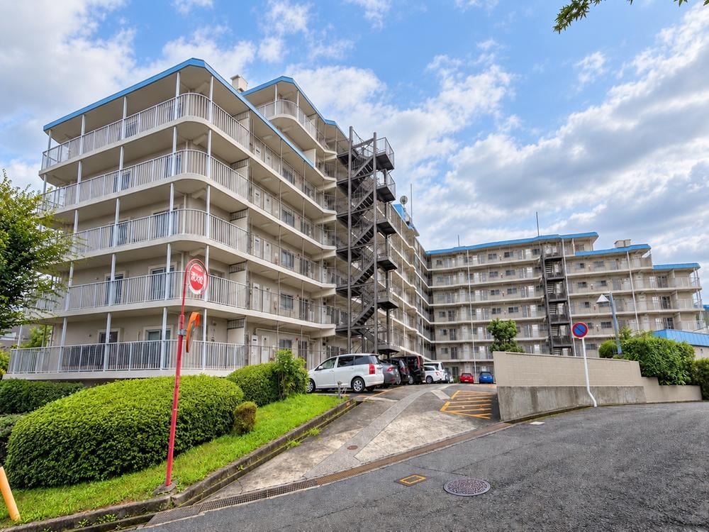 2LDK apartment in Otsu, Shiga - Photo 1