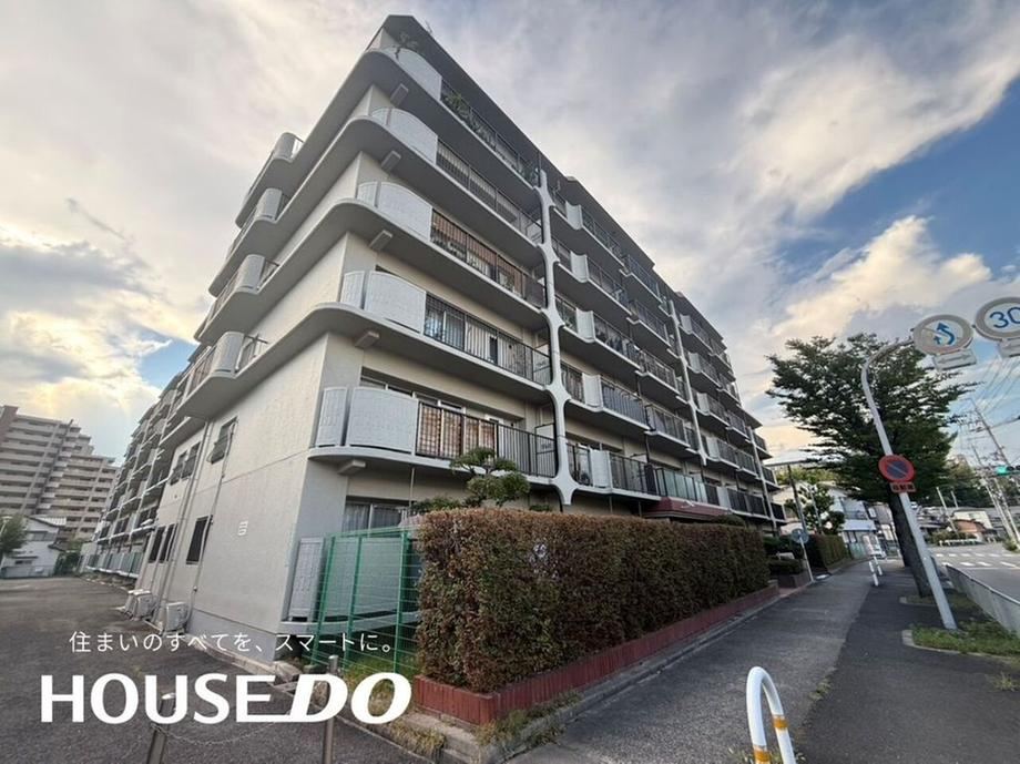 4LDK apartment in Takatsuki, Osaka - Photo 1