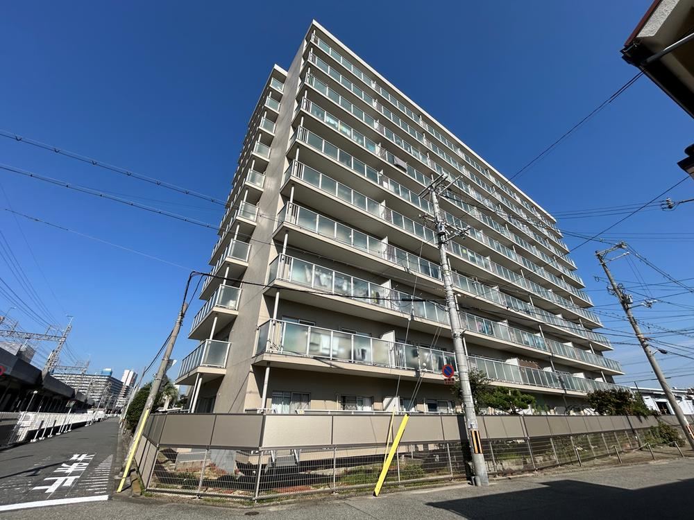 3LDK apartment in Sakai Ward, Sakai, Osaka - Photo 1