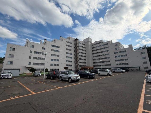 3LDK apartment in Toyohira Ward, Sapporo, Hokkaido - Photo 1